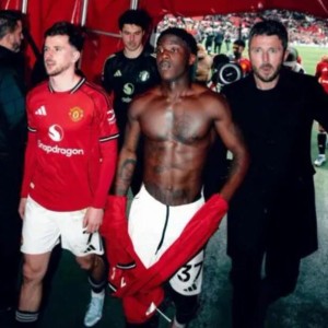 星空体育app-曼联确认与梅努续约意向，卡里克称其为未来基石|罗马诺|中场核心|科比·梅努|科比|播客_新浪体育_新浪新闻